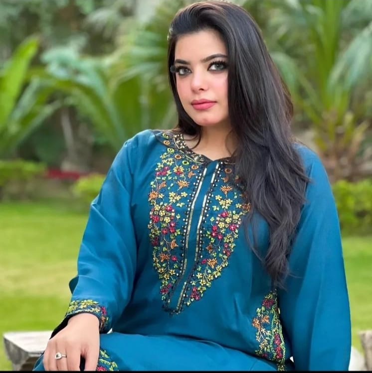 Pocket Sequence Embroidery 2-Piece Suit