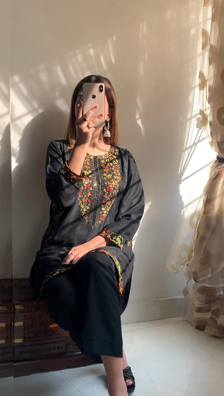 Pocket Sequence Embroidery 2-Piece Suit